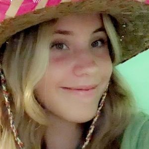 Meet your Posher, Riley cate